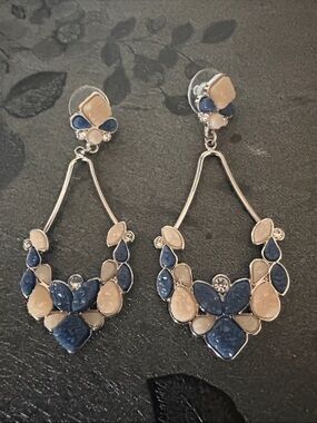 VINTAGE SPECKLED BLUE LAND CREAM CHANDELIER SILVER-TONE DROP POST 2.75" EARRINGS